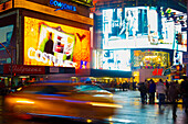Times Square bei Nacht, Midtown, Manhattan, New York, USA