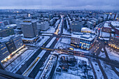 Blick auf Berlin im Morgengrauen mit Schnee, Berlin, Deutschland