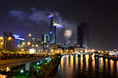 Feuerwerk am Bitexco Tower, Saigon, Ho Chi Minh-City, Vietnam, Asien