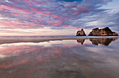 Archway Islands at sunset, Wharariki Beach near Collingwood, Golden Bay, New Zealand