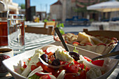 Griechischer Salat in Gabriels Taverne, Alt-Pafos, Paläa Páfos, heute Koúklia, Region Pafos, Südwest Zypern