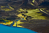 Luftbild (Aerial) vom Kratesee Snjoölduvatn und umgebenden Bergen, Veidivötn, Hochland, Südisland, Island, Europa