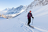 Backcountry skier, Hochwannig, Mieminger Berge, Zugspitze in the background, Ehrwald, Tirol, Austria