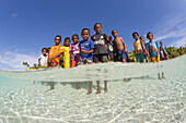 Kinder der Insel Fadol, Kai Inseln, Molukken, Indonesien