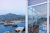 restaurant, Es Faro, with view of the harbour, Mediterranean Sea, Port de Soller, Serra de Tramuntana, Majorca, Balearic Islands, Spain, Europe