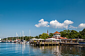 Café an der Fördepromenade, Flensburg, Flensburger Förde, Ostsee, Schleswig-Holstein, Deutschland