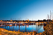 Abendlicher Blick über die Förde auf Altstadt, Flensburg, Flensburger Förde, Ostsee, Schleswig-Holstein, Deutschland