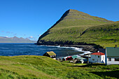 Bunte Häuse in Gjogv, Insel Eysturoy, Färöer Inseln (Føroyar)