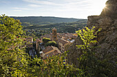 Moustiers-Sainte-Marie, Dorf, Naturpark Verdon, Alpes-de-Haute-Provence, Provence, Frankreich, Europa