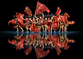 Eine Gruppe Männer beim Tanzen, Kultur, Ifugao, Banaue, Banawe, Philippinen, Asien