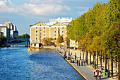 France, Paris, Quai de la Loire, Canal de L'Ourcq, Cite internationale universitaire de Paris