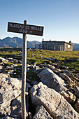 France, Midi Pyrenees, Ariege, refuge of the tray of Beille, sign