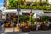 France, Paris, rue de Seine, cafe la palette and its terrace