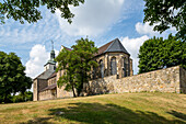 ehemaliges Kloster, Damenstift Marienberg, Außenansicht, Hügel über Helmstedt, romanisch-gotisch, Klosterkirche, Niedersachsen, Deutschland