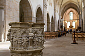 Kloster Loccum, ehemalige Zisterzienserabtei, Taufstein in der Kirche, Steinhuder Meer, Niedersachsen, Norddeutschland, Deutschland