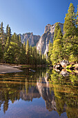 Cathedral Rocks reflected in the River Merced, Yosemite Valley, UNESCO World Heritage Site, California, United States of America, North America