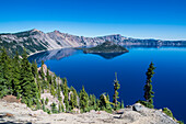 The huge caldera of the Crater Lake National Park, Oregon, United States of America, North America