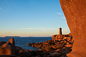 Pointe de Squewel and Mean Ruz Lighthouse, Men Ruz, Ploumanach, Cote de Granit Rose, Cotes d'Armor, Brittany, France, Europe