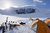 Camp 1, climbing expedition on Mount McKinley, 6194m, Denali National Park, Alaska, United States of America, North America