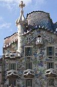 Casa Batllo, a house designed by Antonio Gaudi and admired by Salvador Dali, UNESCO World Heritage Site, Passeig de Gracia, Barcelona, Catalunya, Spain, Europe