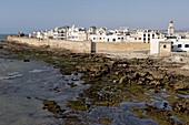 Old waterfront city behind ramparts, Essaouira, historic city of Mogador, Morocco, North Africa, Africa