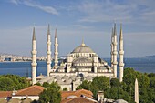 The Blue Mosque (Sultan Ahmet Camii) with domes and six minarets, Sultanahmet, central Istanbul, Turkey, Europe