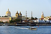 Harbour area, Old Town, UNESCO World Heritage Site, Cartagena, Colombia, South America