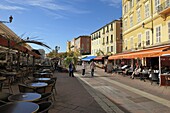 Cours Saleya market and restaurant area, Old Town, Nice, Alpes Maritimes, Provence, Cote d'Azur, French Riviera, France, Europe