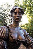 Molly Malone statue, Grafton Street, Dublin, Republic of Ireland, Europe