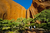 Uluru (Ayers Rock), Uluru-Kata Tjuta National Park, UNESCO World Heritage Site, Northern Territory, Australia, Pacific