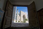 The famous Registan of Sarmakand, UNESCO World Heritage Site, Samarkand, Uzbekistan, Central Asia