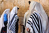 Worshippers at the Western Wall, Jerusalem, Israel, Middle East