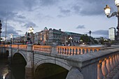 O'Connell Bridge, early evening, Dublin, Republic of Ireland, Europe