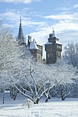 Cardiff Castle in snow, Bute Park, South Wales, Wales, United Kingdom, Europe