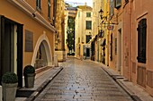 Narrow back street, St. Tropez, Var, Provence, Cote d'Azur, France, Europe