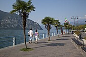 Promenade, Iseo, Lake Iseo, Lombardy, Italian Lakes, Italy, Europe