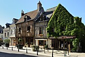 Medieval half-timbered buildings, Amboise, UNESCO World Heritage Site, Indre-et-Loire, Centre, France, Europe