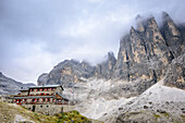 Hut Rifugio Pradidali with Cima Canali in background, Rifugio Pradidali, Pala range, Dolomites, UNESCO World Heritage Dolomites, Trentino, Italy