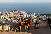 Ausblick vom Castel Sant'Elmo, Stadtansicht, Weitblick, Übersicht, Mittelmeer, Häusermeer, Villa, Dachterrasse, Neapel, Napoli, Italien