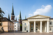 Schlosswache Oldenburg, Schlossplatz, Lambertikirche, Niedersachsen, Norddeutschland, Deutschland