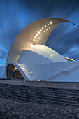 Auditorium von Santiago Calatrava in Santa Cruz de Tenerife bei Nacht, Santa Cruz, Teneriffa, Kanarische Inseln, Spanien, Europa