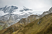 Blick auf Berghütte am Hintertuxer Gletscher, Zillertal, Tirol, Österreich, Alpen