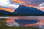 Sunrise at Vermillion Lakes and Mount Rundle, Banff, Banff National Park, Rocky Mountains, Alberta, Canada