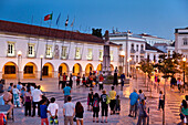 Abendstimmung auf dem Praca da Republica, Tavira, Algarve, Portugal