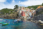 Clifftop village of Riomaggiore, Cinque Terre, UNESCO World Heritage Site, Liguria, Italy, Europe