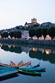 France, Charente-Maritime, Saint-Savinien, dusk, canoe rental