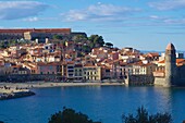 Europe, france, Languedoc Roussillon, Pyrenees Orientales, Collioure, the village and the church of Notre Dame des Anges