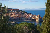 Europe, France, Languedoc Roussillon, Pyrenees Orientales, Collioure, the village and the church of Notre Dame des Anges