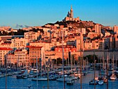 France,Bouches-du-Rhône(13),Marseille, le vieux port au coucher du soleil?