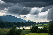 Gewitterwolken, Geroldsee, Wagenbrüchsee, Krün, bei Garmisch-Partenkirchen, Oberbayern, Bayern, Deutschland